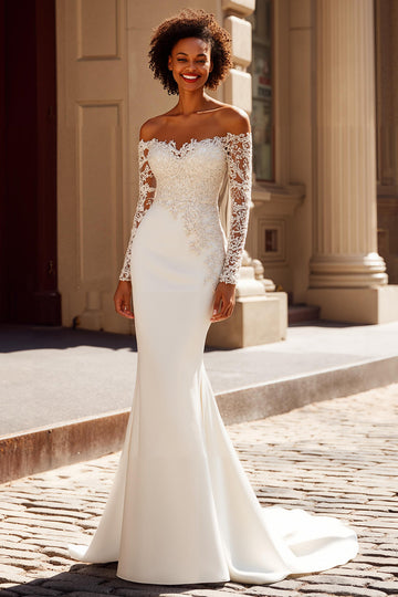 Robe de mariée sirène ivoire Sweep Train à épaules dénudées avec dentelle